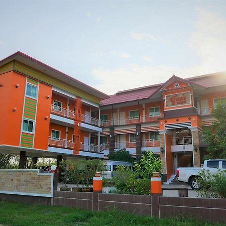 Suntorn Place Hotel Phitsanulok Exterior photo